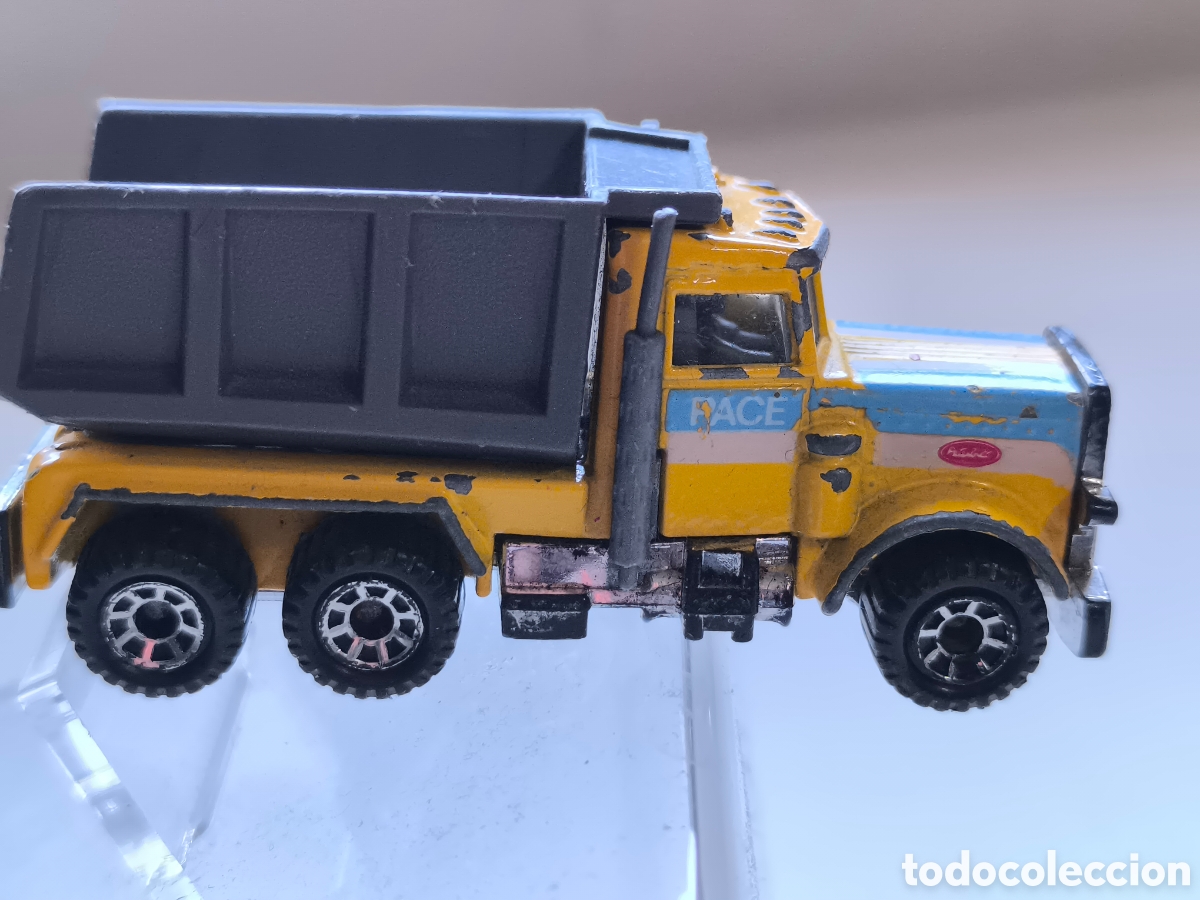 Coches a escala: Matchbox Peterbilt 1981
