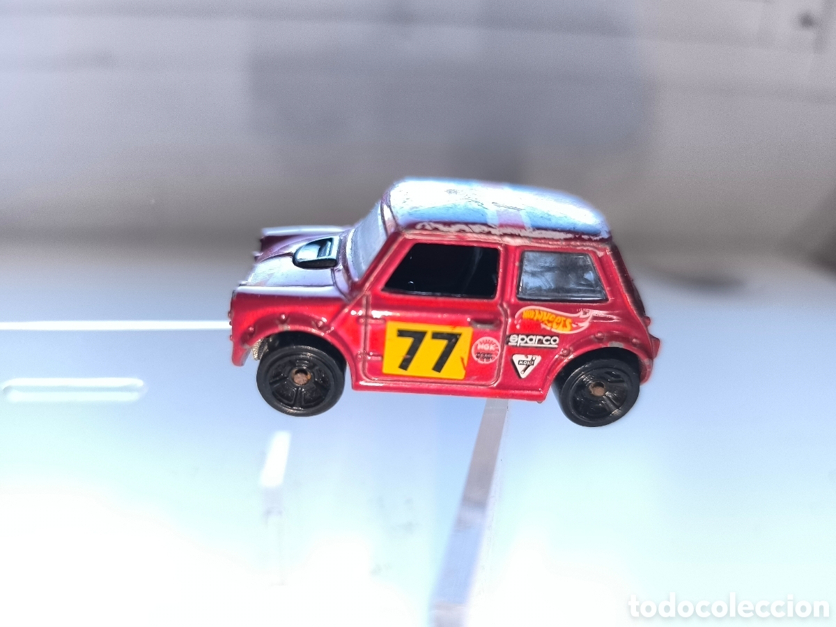 Coches a escala: Hotwheels Morris mini 2000