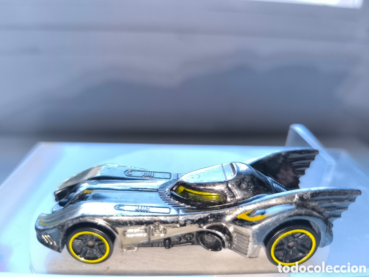 Coches a escala: Dc comic batmobile hotwheels