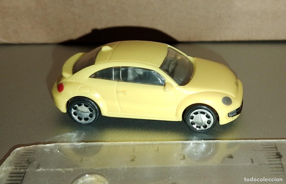 Coches a escala: Volkswagen new beatle KINDER SURPRISE special edition FS236 2015