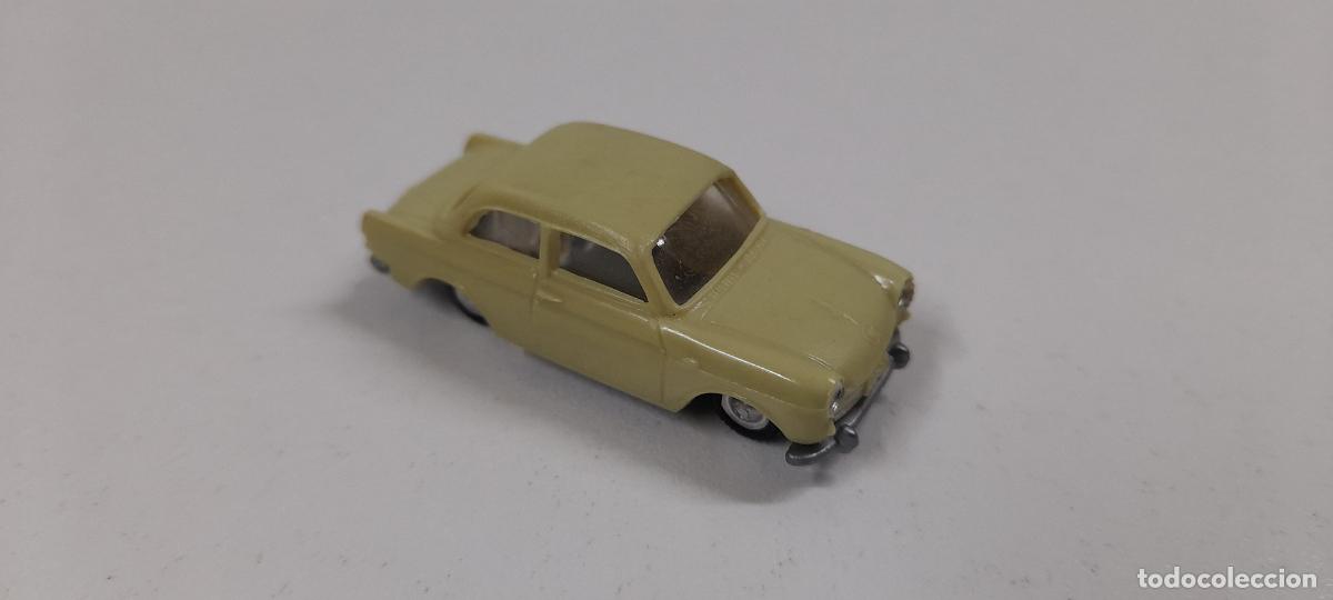 Coches a escala: COCHE VOLKSWAGEN 1500 . REAIZADO POR EKO . ORIGINAL A&Ntilde;OS 60