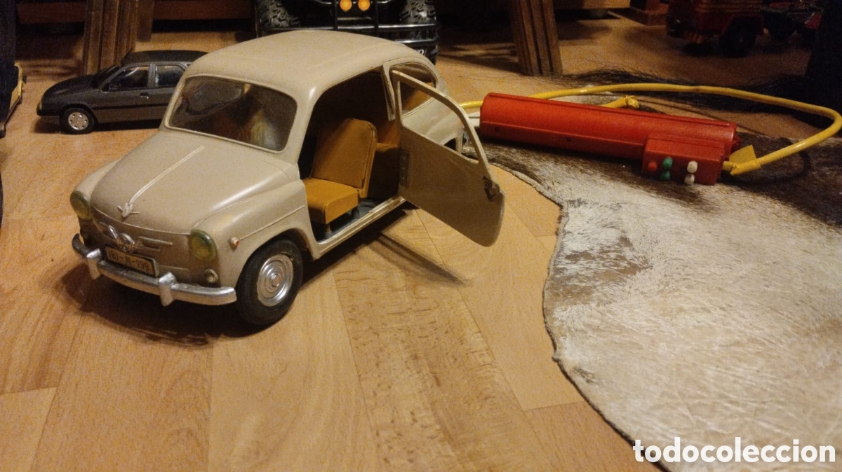 Coches a escala: Seat 600 sanchis cable dirigido