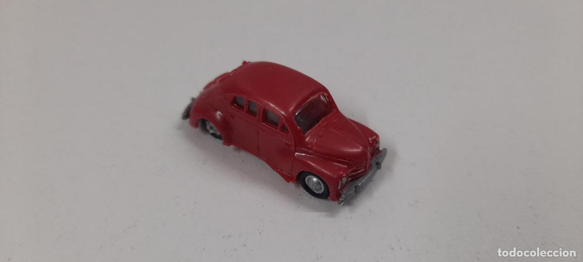 Coches a escala: COCHE RENAULT 4 CV . REALIZADO POR EKO . ORIGINAL A&Ntilde;OS 60