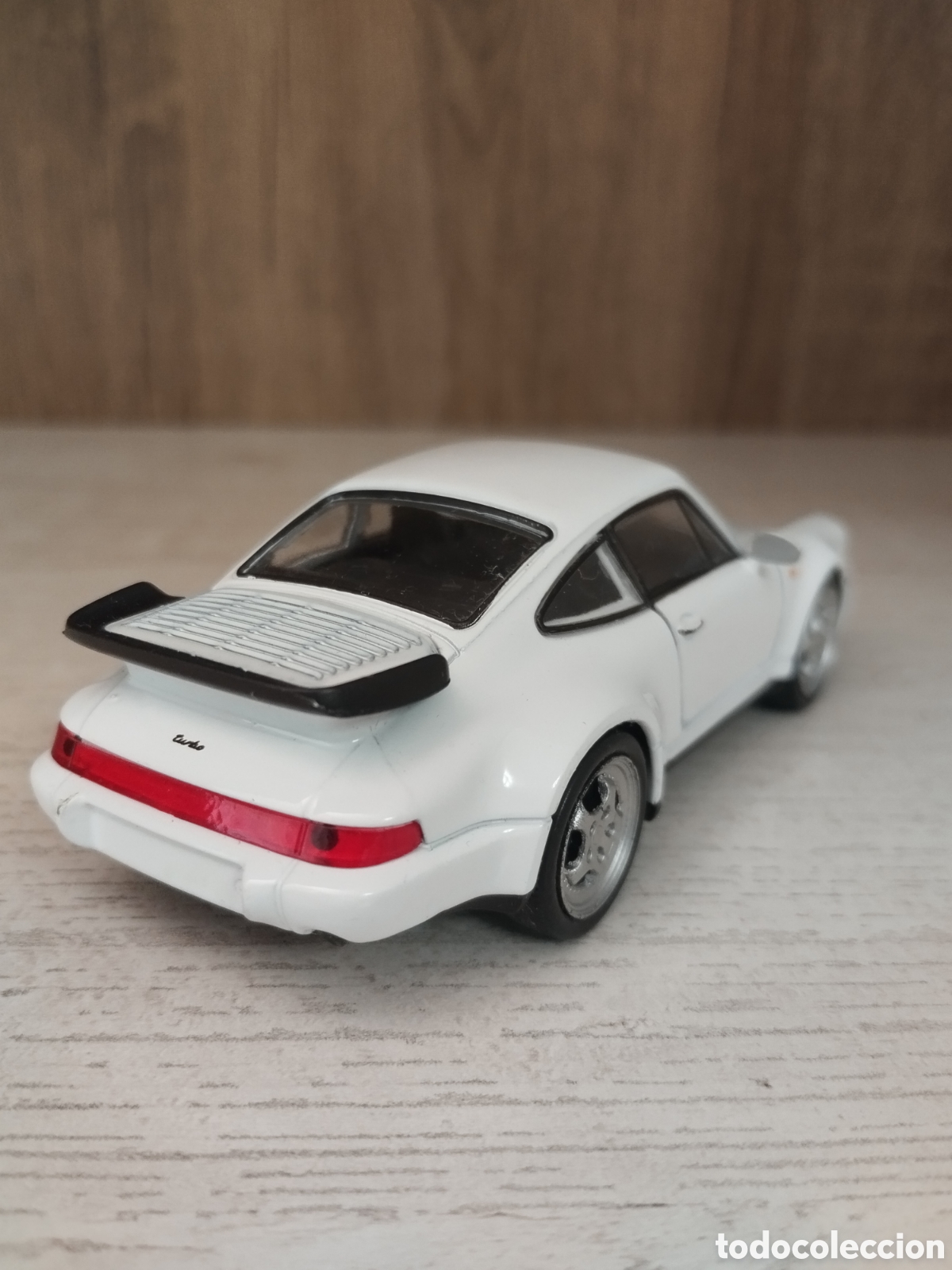 Coches a escala: PORSCHE 911 TURBO (964) WELLY