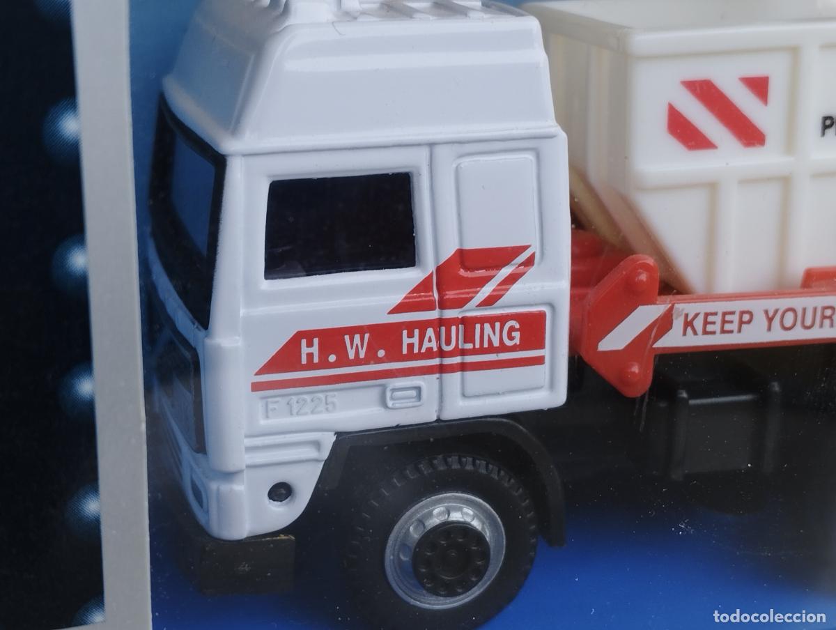 Coches a escala: CAMION VOLVO FH 16 FH16 PORTACONTENEDOR OBRAS CARARAMA HONGWELL 1,64 NUEVO EN SU CAJA