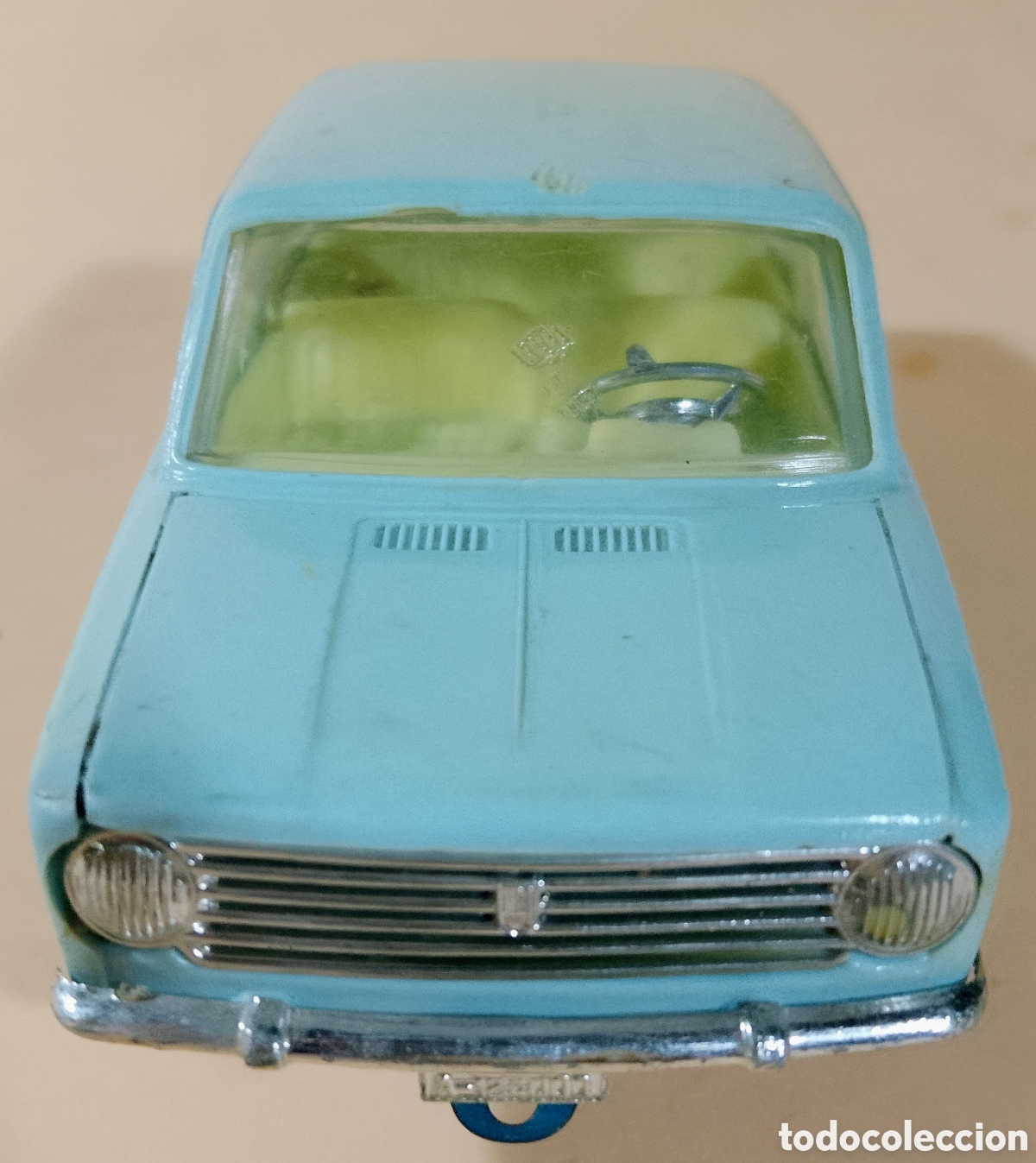 Coches a escala: Seat 124 de Gozar en perfecto Estado.