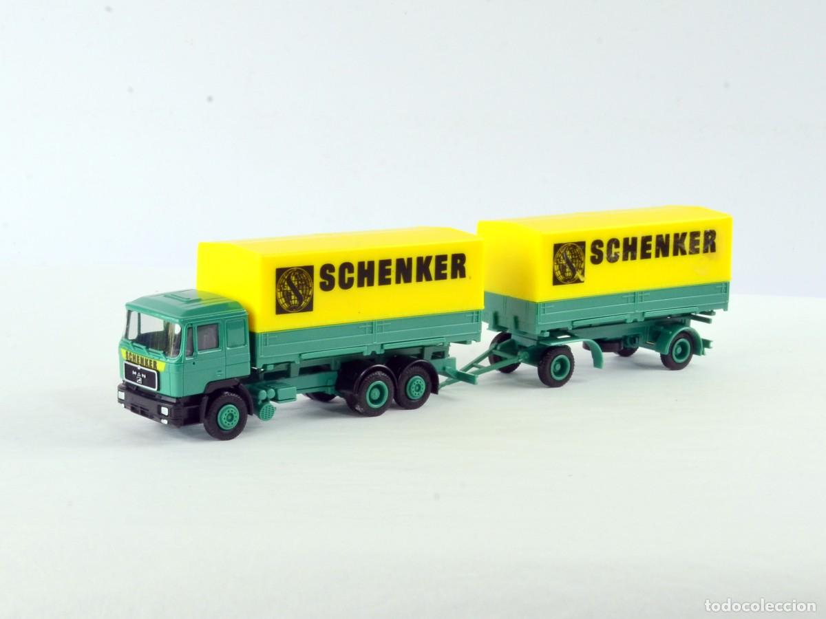 Coches a escala: Herpa Escala 1:87 H0 Cami&oacute;n MAN F90 con Remolque Schenker con Caja