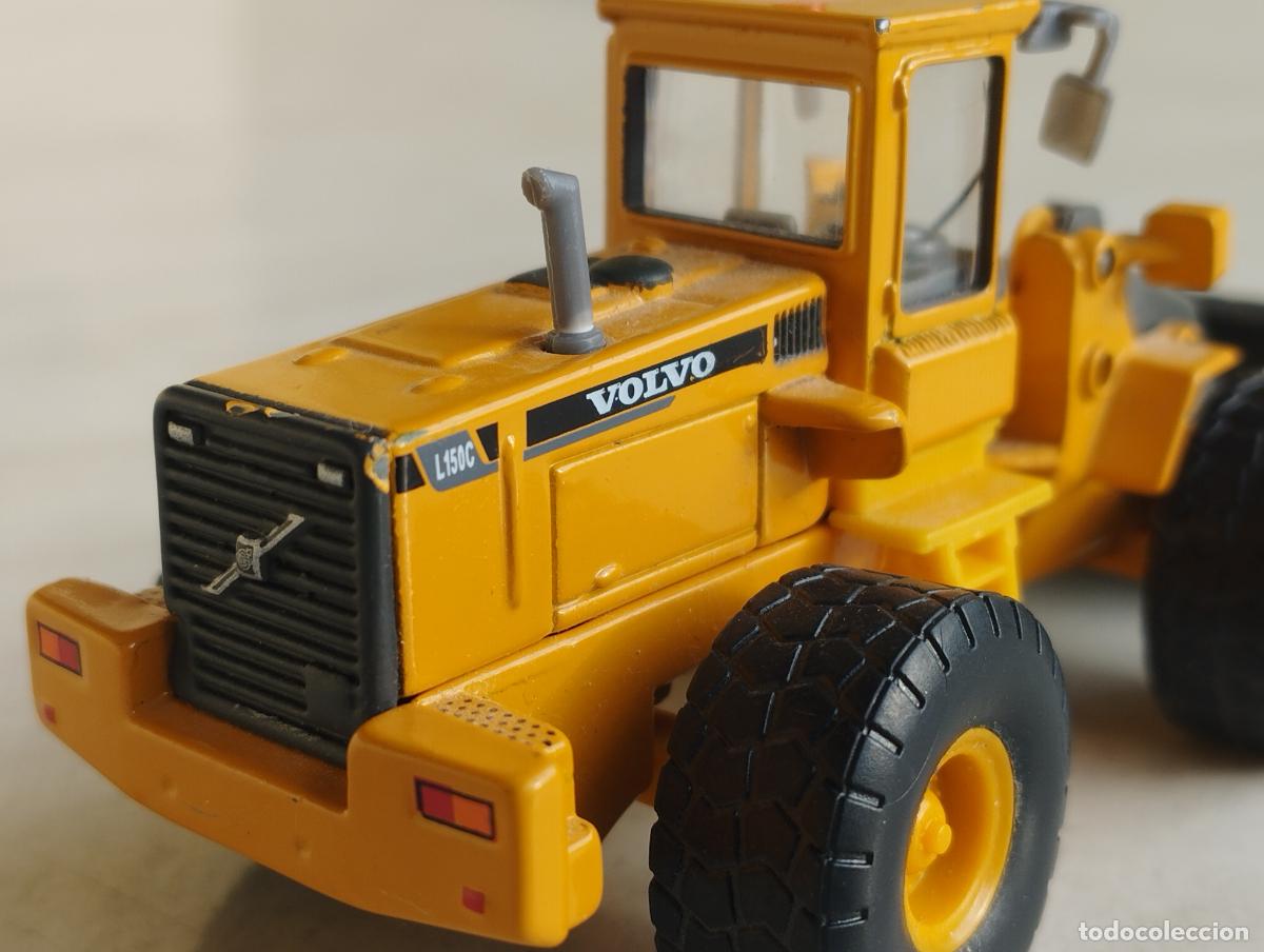 Coches a escala: MAQUINARIA DE OBRAS PALA CARGADORA EXCAVADORA VOLVO BM L150C DE MOTORART