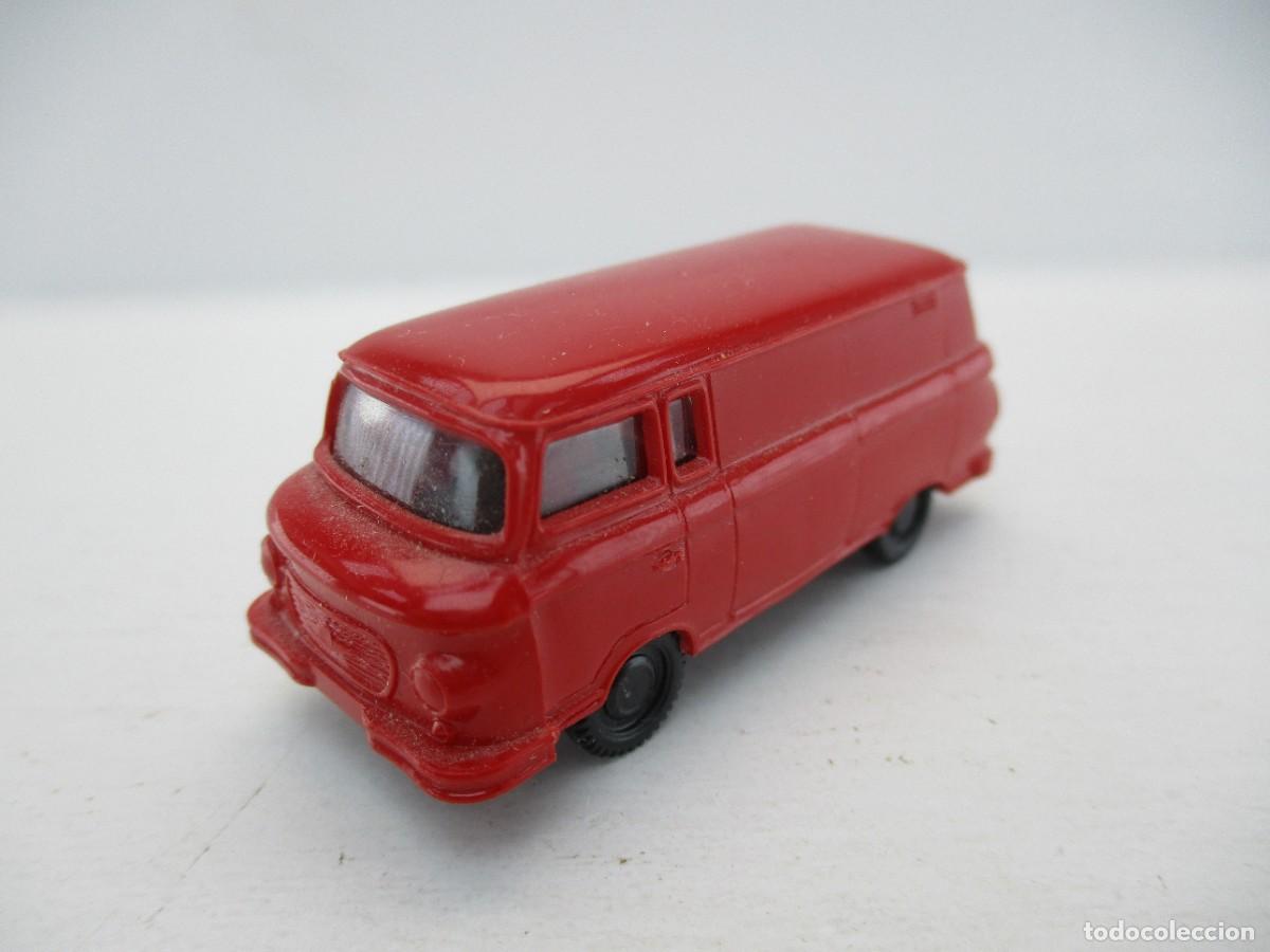 Auto in scala: COCHE ESCALA 1:87 REF RC
