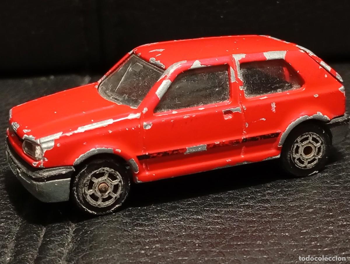 Coches a escala: VOLKSWAGEN GOLF - COCHE MINIATURA - MAJORETTE - 1/56 - PARA RESTAURAR