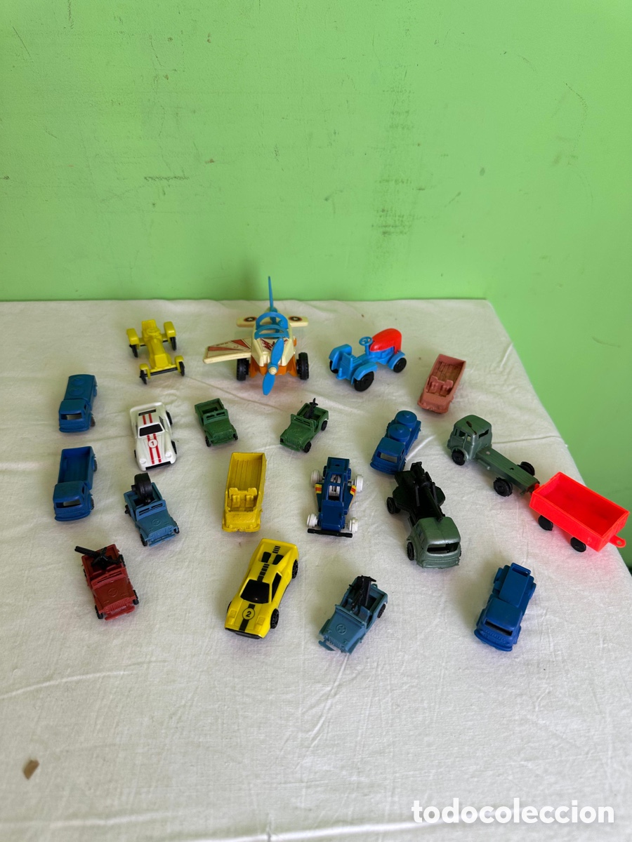Coches a escala: Lote veh&iacute;culos juguetes vintage pl&aacute;stico coches camiones avi&oacute;n F&oacute;rmula 1 a&ntilde;os 70 80