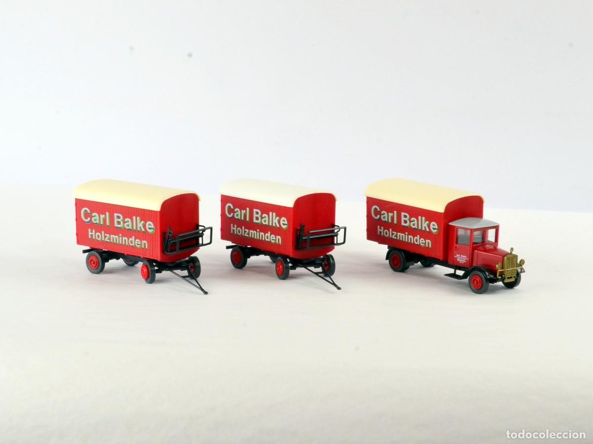 Coches a escala: Roskopf Escala H0 1:87 Cami&oacute;n Mercedes Benz L5 con Dos Remolques Carl Balke con Cajas
