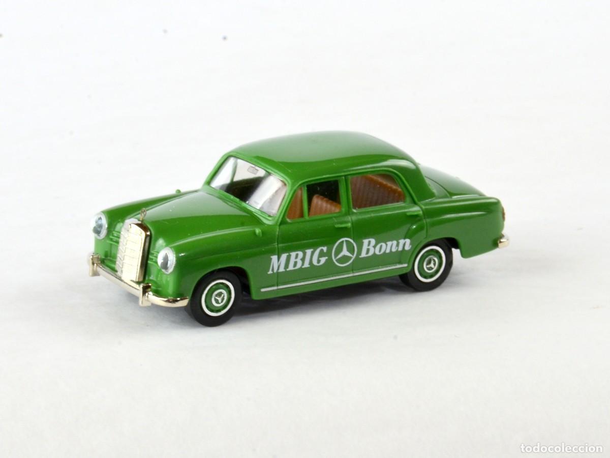 Coches a escala: Brekina Escala H0 1:87 Mercedes Benz 180 con Caja MBIG 2002