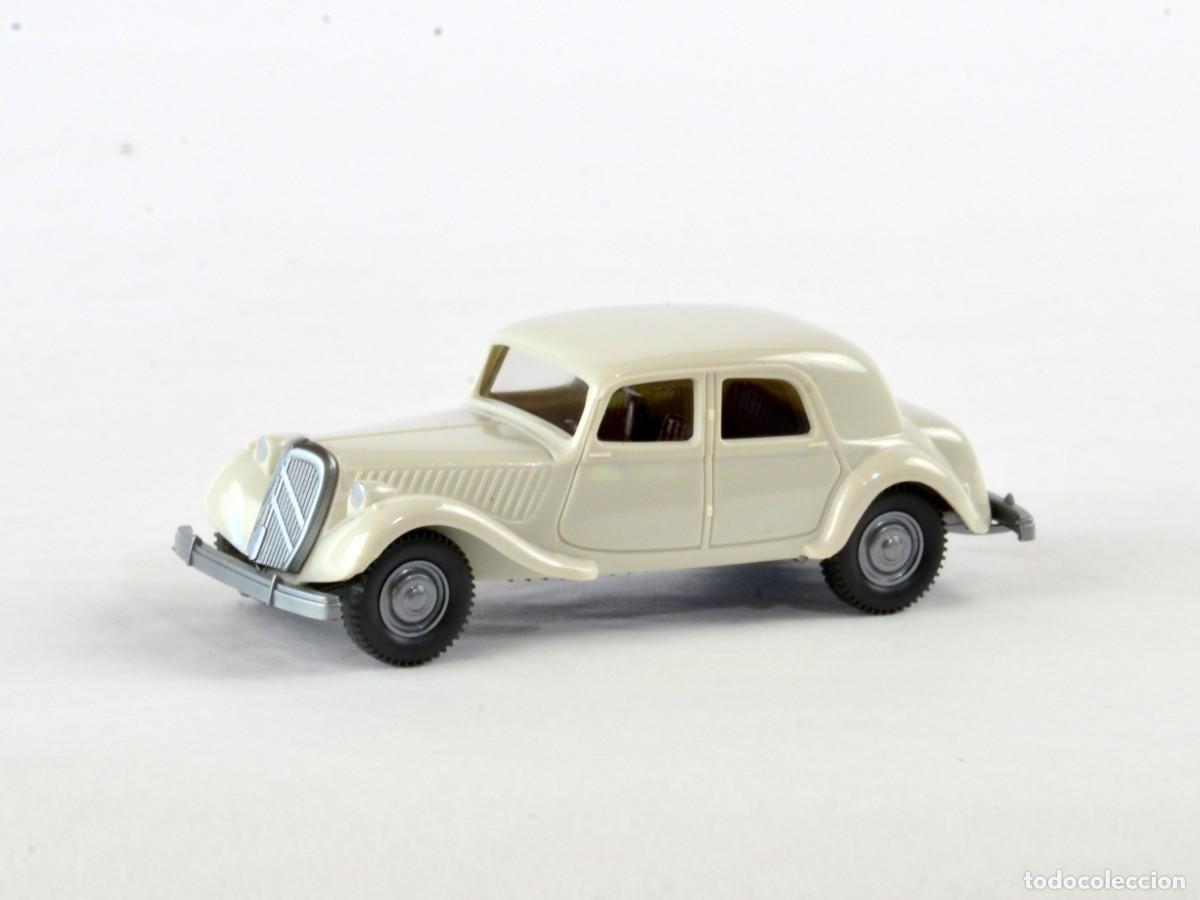 Coches a escala: Wiking Escala 1:87 H0 Citro&euml;n ID19 Traction Avant 15 Six Blanco con Caja