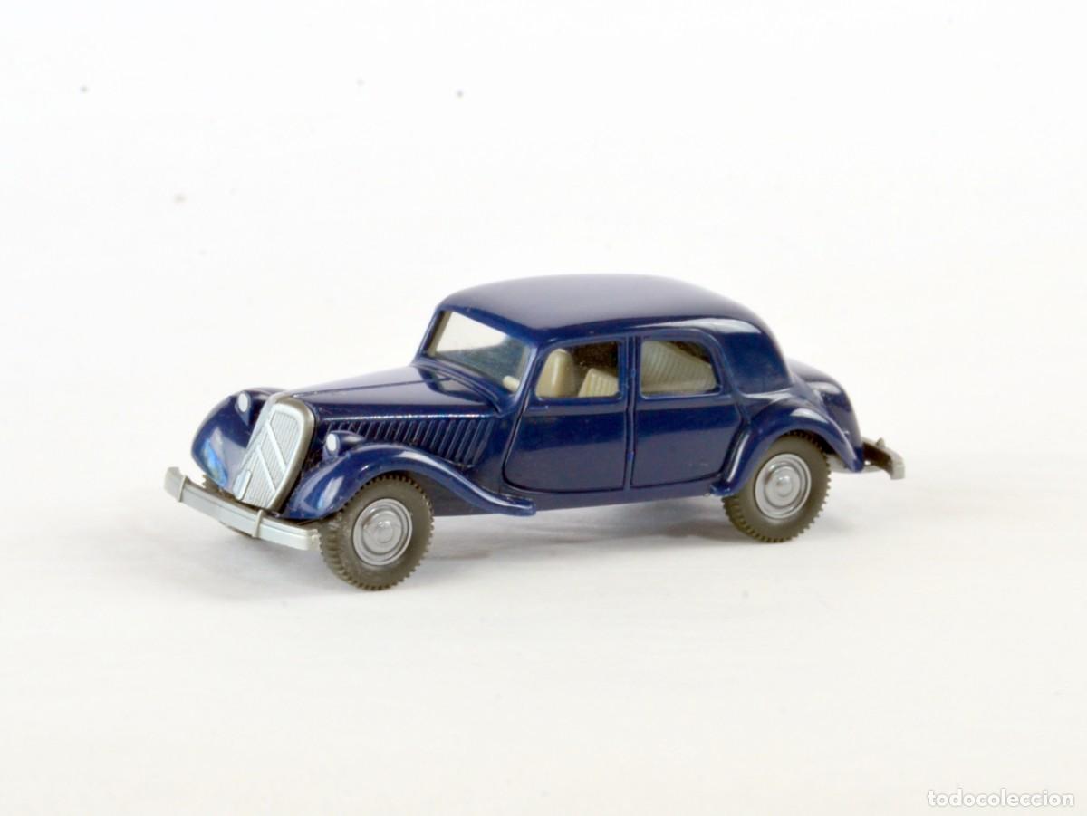 Coches a escala: Wiking Escala 1:87 H0 Citro&euml;n ID19 Traction Avant 15 Six Azul con Caja