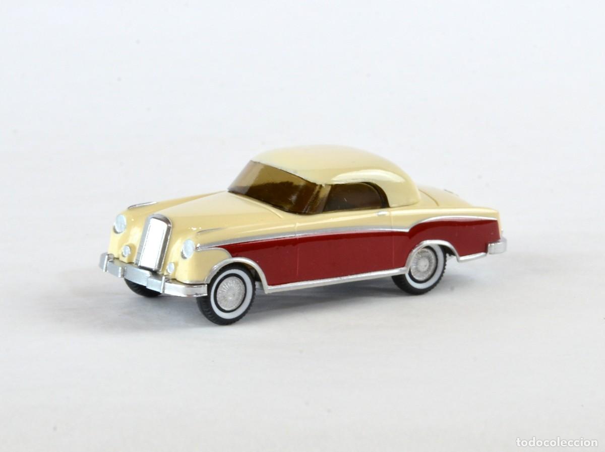 Coches a escala: Wiking Escala 1:87 H0 Mercedes Benz 220 Ponton Coup&eacute; Impecable con Caja