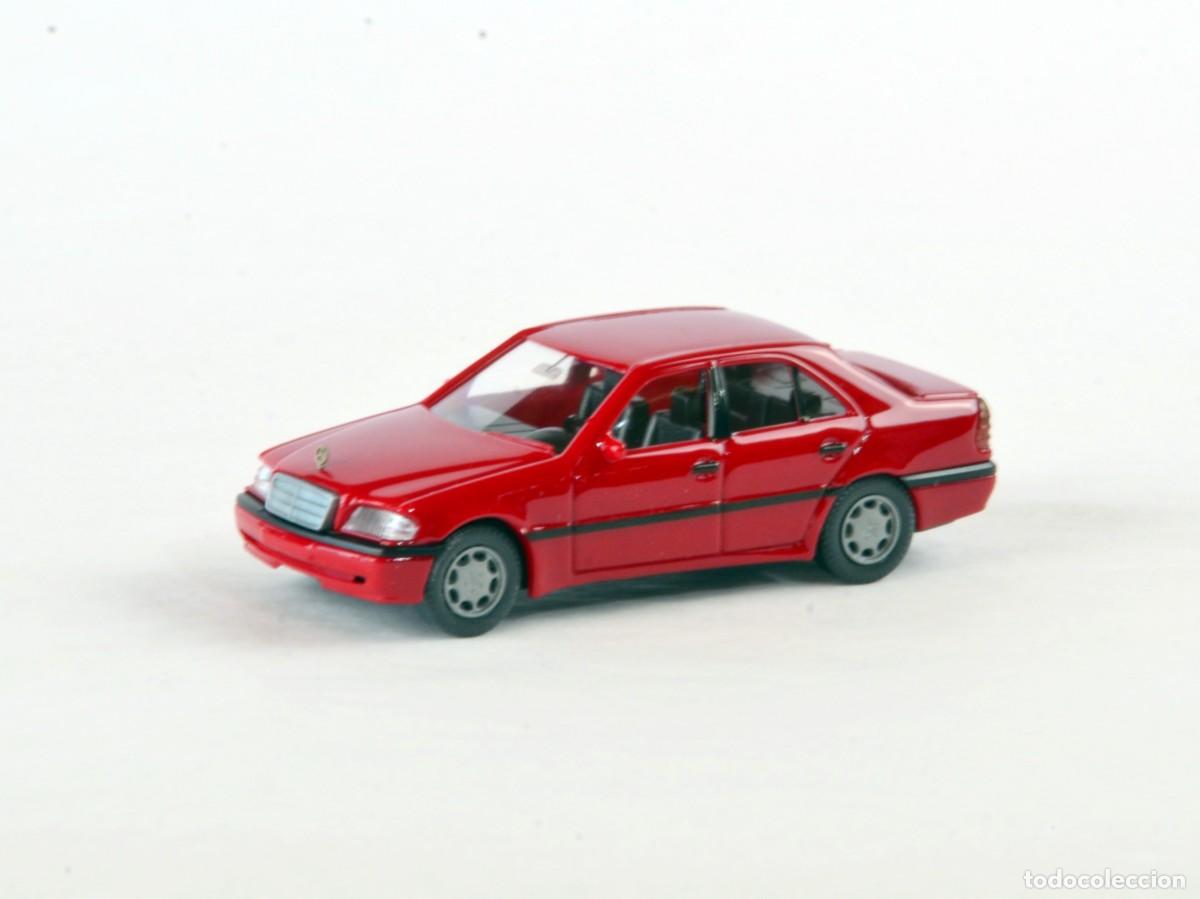 Coches a escala: Wiking Escala 1:87 H0 Mercedes Benz C240 Rojo Impecable con Caja