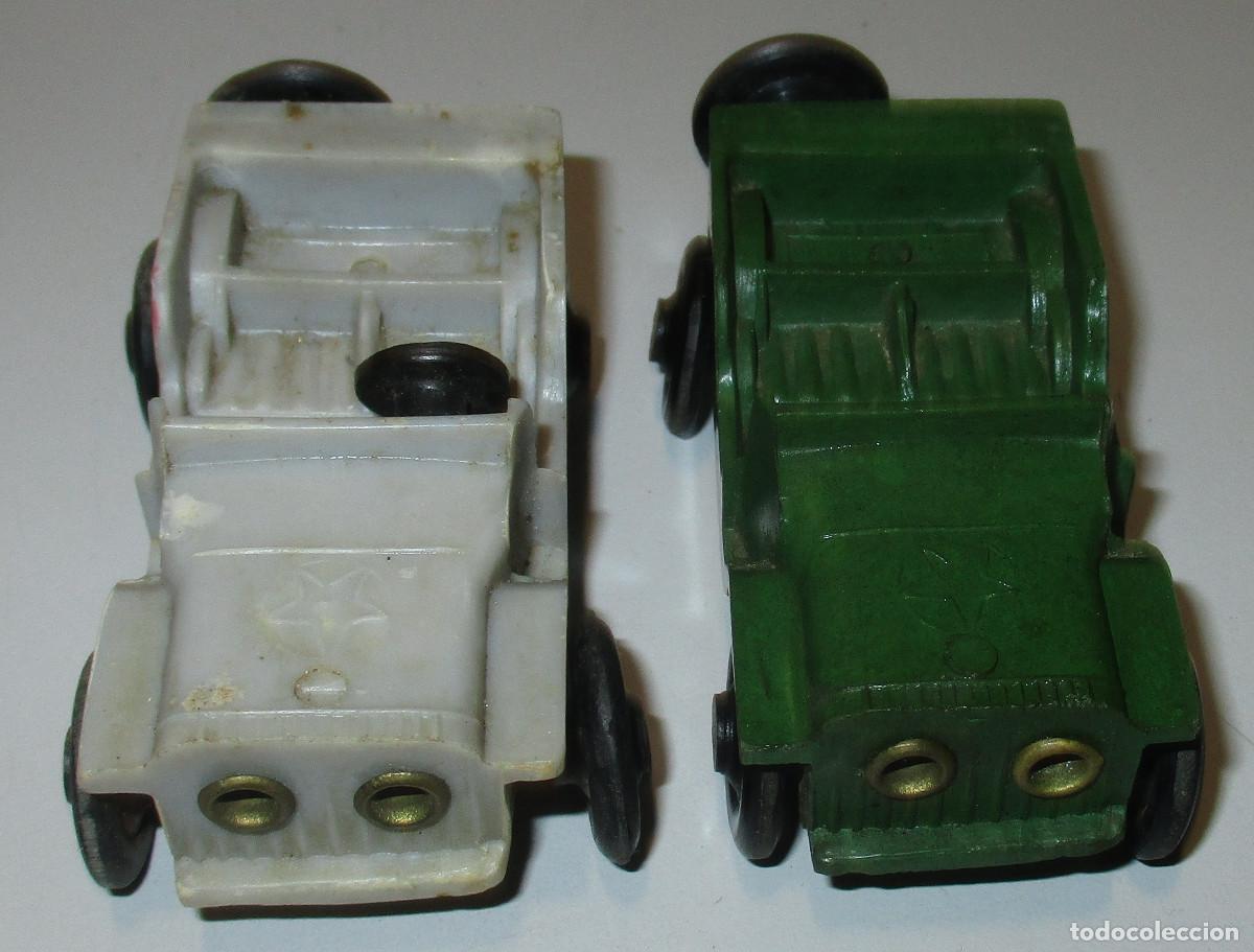 Coches a escala: 2 JEEP WILLYS de baquelita o pl&aacute;stico muy duro, a&ntilde;os 50
