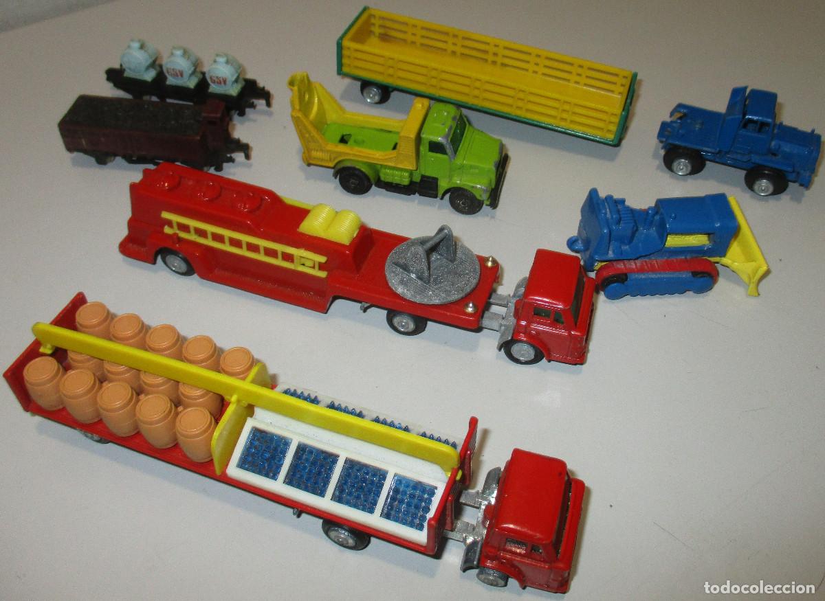 Coches a escala: Lote GUISVAL CAMI&Oacute;N FORD, VOLVO, EXCAVADORA, VAGONES TREN...