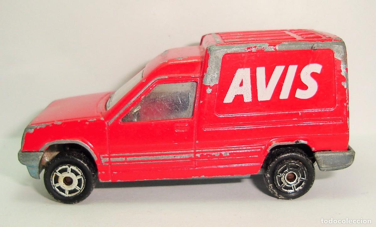 Coches a escala: RENAULT EXPRESS AVIS MAJORETTE ESCALA 1:53 LOTE 26