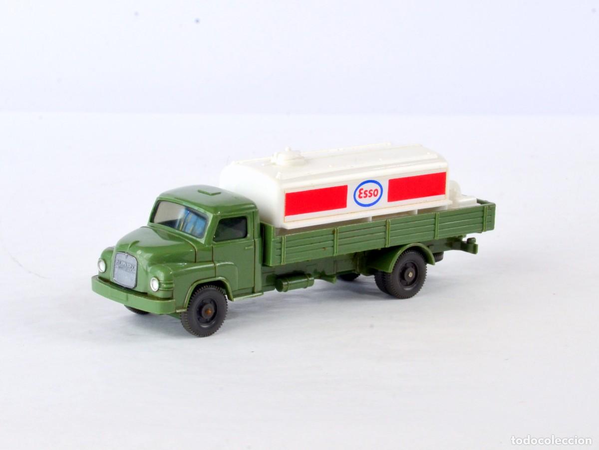 Coches a escala: Wiking Escala 1:87 H0 Antiguo Cami&oacute;n MAN 635 con Dep&oacute;sito Esso Desmontable 1972 - 80