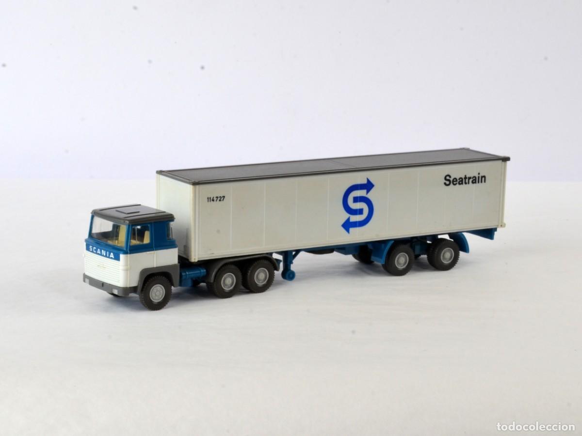 Coches a escala: Wiking Escala 1:87 H0 Antiguo Cami&oacute;n Articulado Scania 110 Seatrain con Caja 1973 - 74