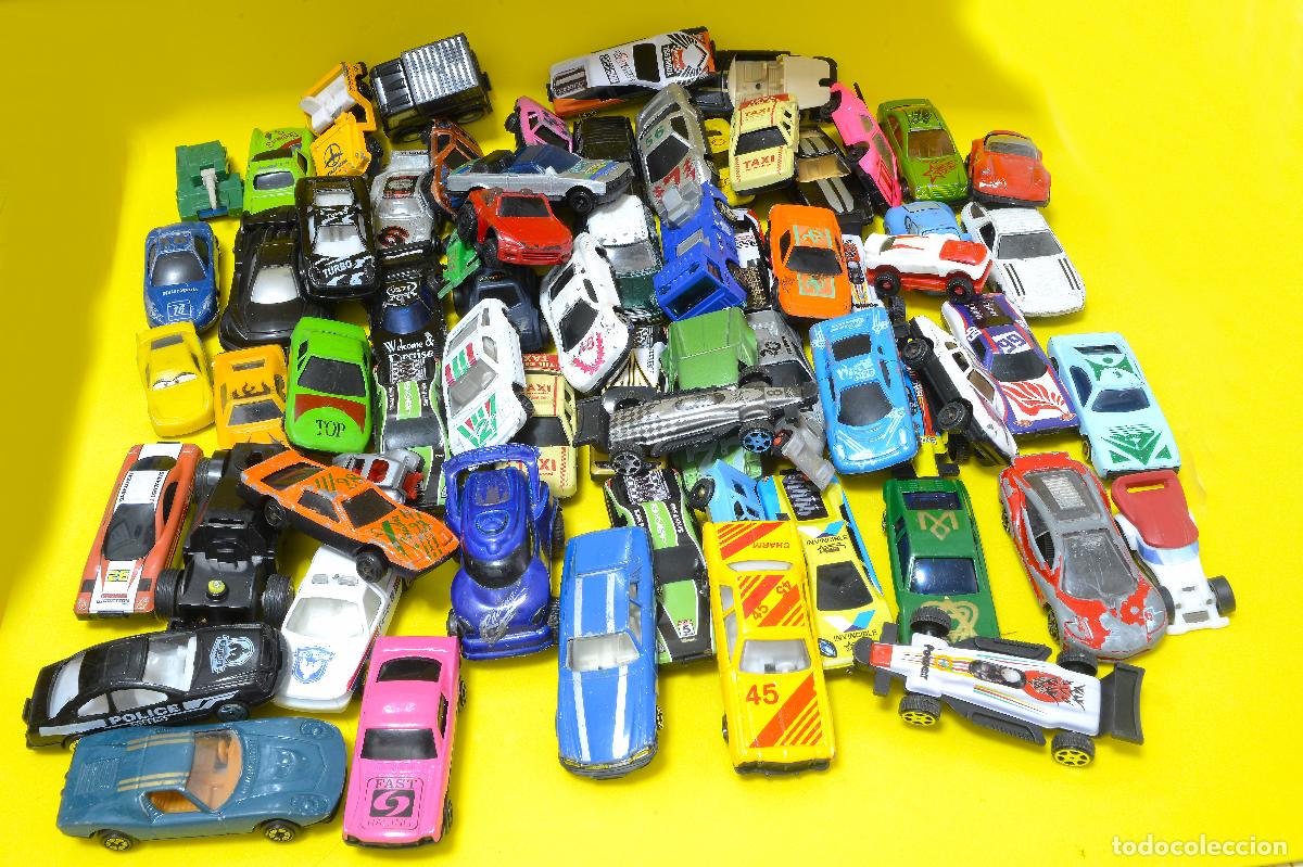 Coches a escala: GRAN LOTE DE 69 SESENTA Y NUEVE PEQUE&Ntilde;OS VEH&Iacute;CULOS, MADE IN CHINA
