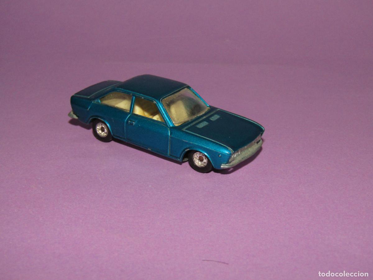 Coches a escala: Antiguo SEAT 124 SPORT COUPE 1600 en Esc. 1/64 de Miniaturas en Metal GUISVAL