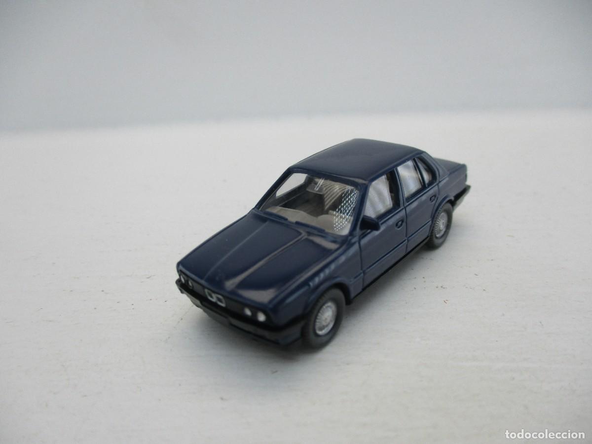 Voitures &agrave; l'&eacute;chelle: COCHE ESCALA 1:87 REF LIBR