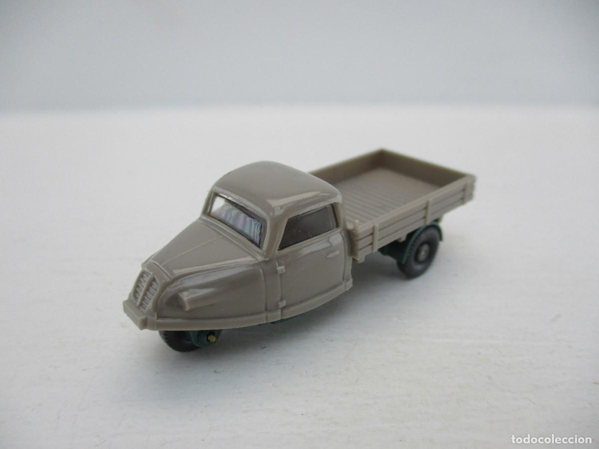 Coches a escala: COCHE ESCALA 1:87 REF LIBR - Foto 1