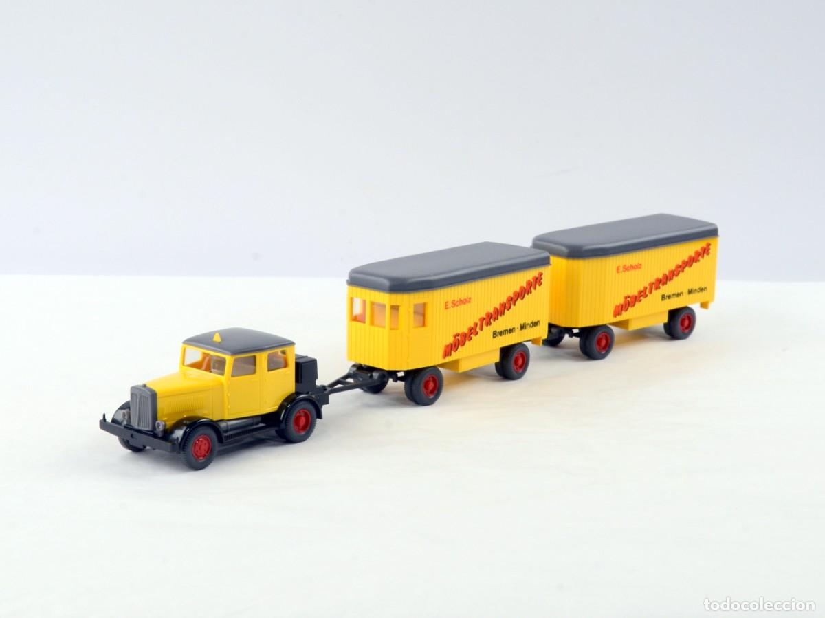 Coches a escala: Wiking Escala 1:87 H0 Cami&oacute;n Tractor Hanomag ST100 con Dos Remolques Scholz Impecable con Caja