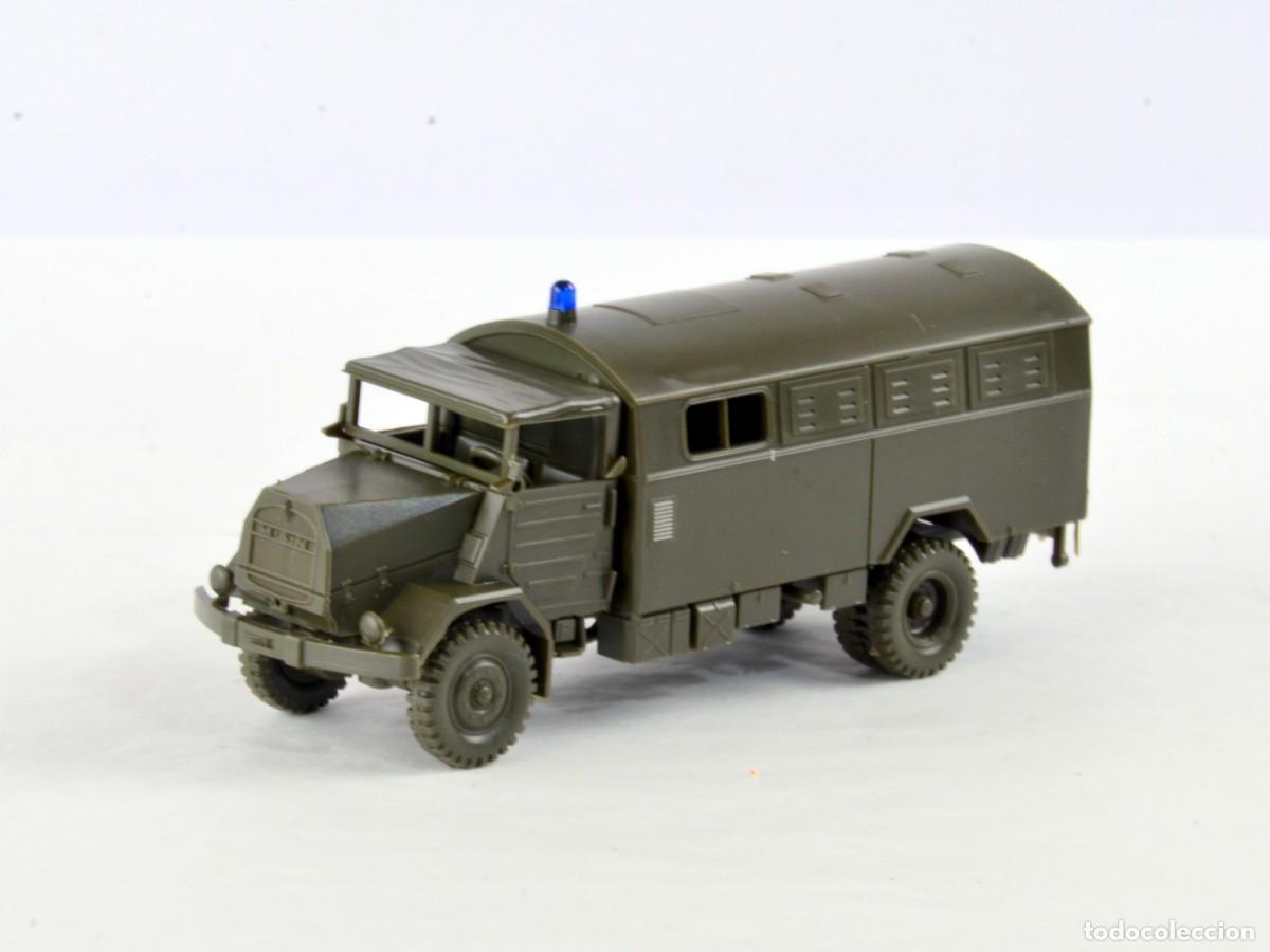 Coches a escala: Roco Minitanks Escala 1:87 H0 260 MAN 630 L2 A Militar Impecable con Caja