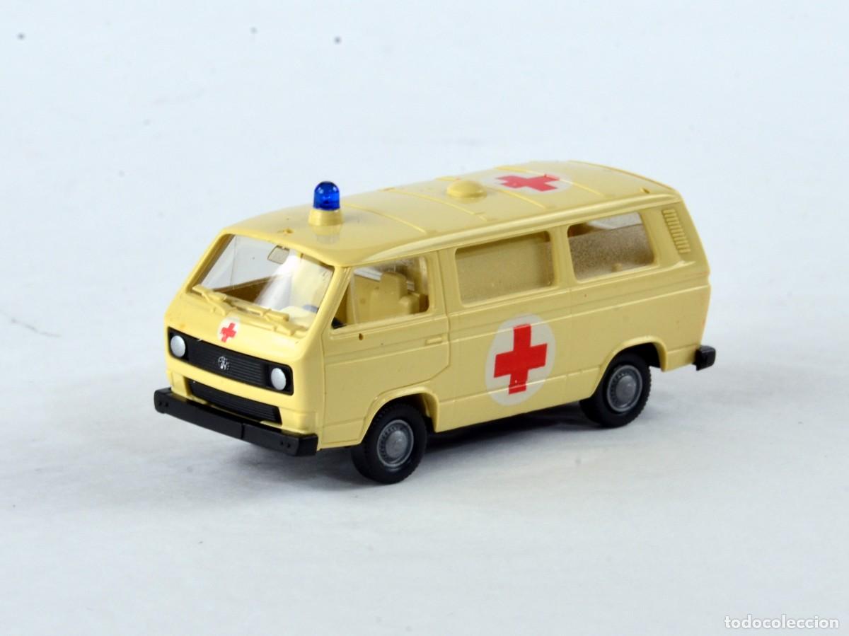 Coches a escala: RocoMinitanks Escala 1:87 H0 456 Volkswagen T3 Ambulancia Cruz Roja Impecable con Caja