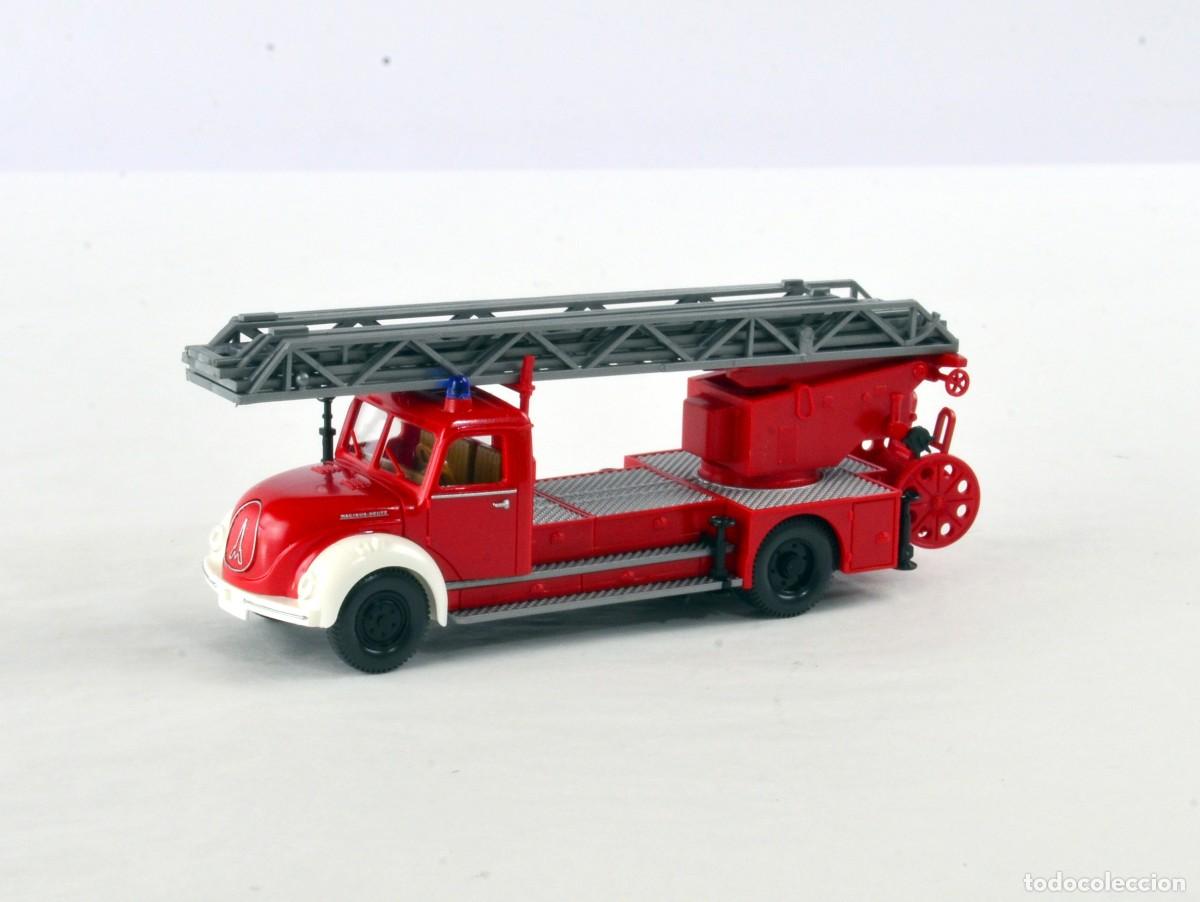 Coches a escala: Wiking Escala 1:87 H0 Cami&oacute;n de Bomberos Magirus Deutz DL25h Impecable con Caja