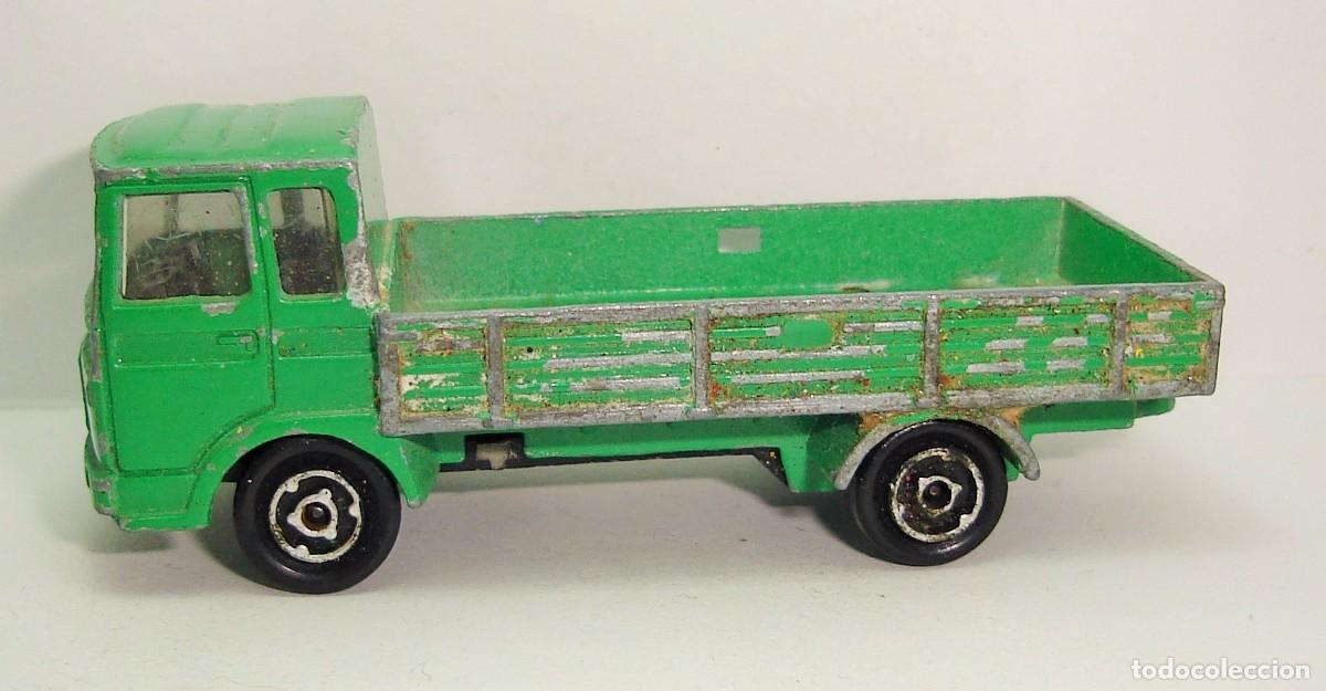 Coches a escala: CAMION SAVIEM BORDE BAJO MAJORETTE ESCALA 1:100 LOTE 505