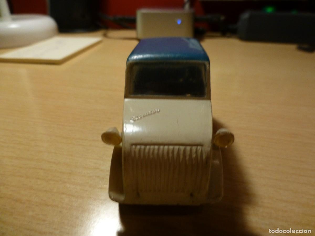 Coches a escala: Biscuter comando furgoneta