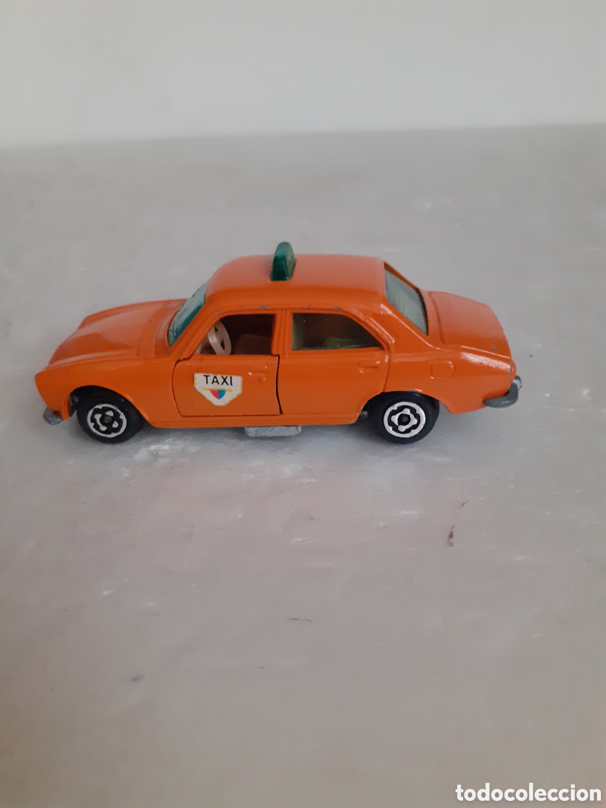 Coches a escala: GUISVAL PEUGEOT 504 RARA VERSION TAXI