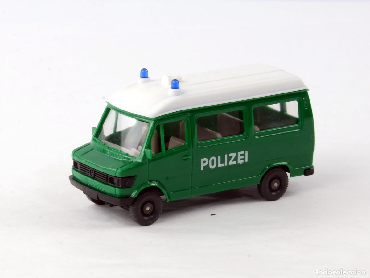 Coches a escala: Wiking Escala 1:87 H0 Mercedes Benz 208 Polizei