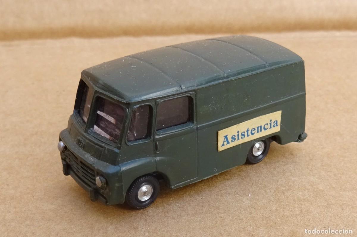 Coches a escala: EKO Furgoneta Austin Sava &ldquo;TN &rdquo; Asistencia 1/86