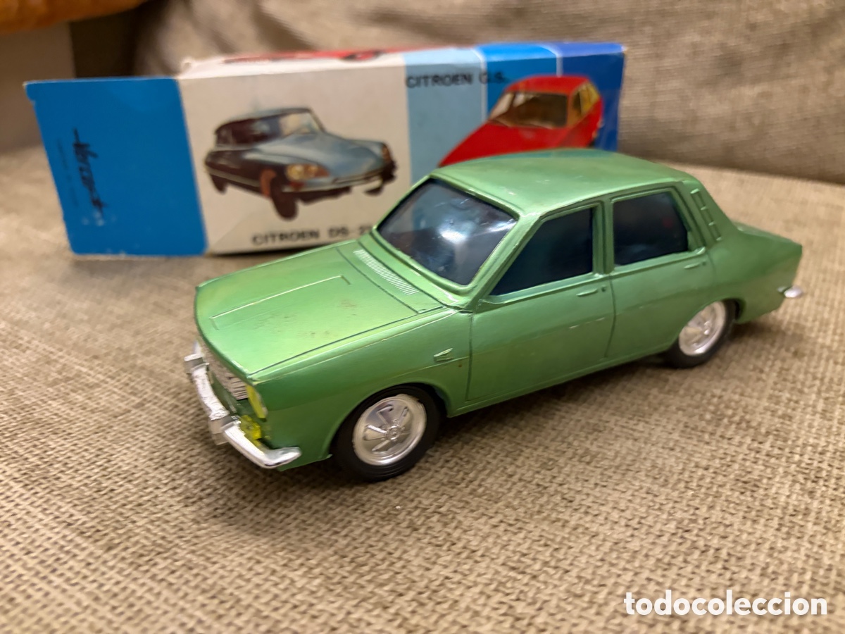Coches a escala: Coche de pl&aacute;stico Renault 12 de vercor ref 470 c