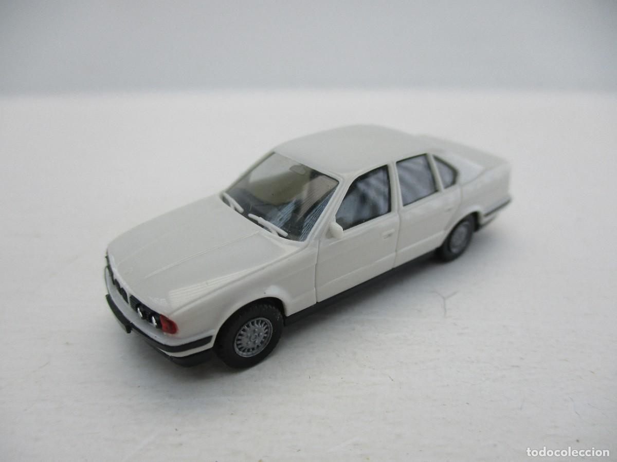 Coches a escala: COCHE ESCALA 1:87 REF LIBR