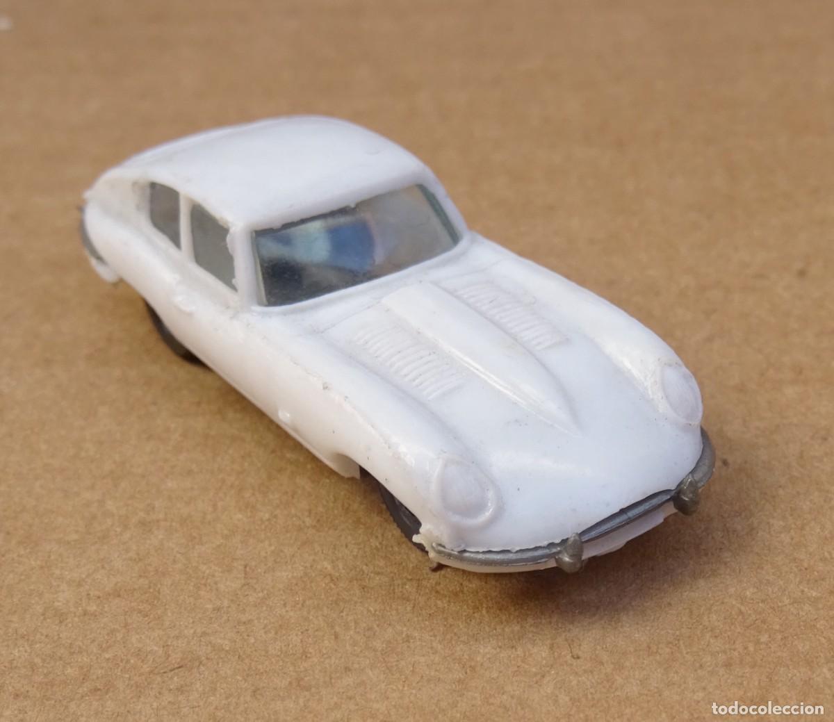 Coches a escala: EKO JAGUAR E 1/86 balnco-violeta escala