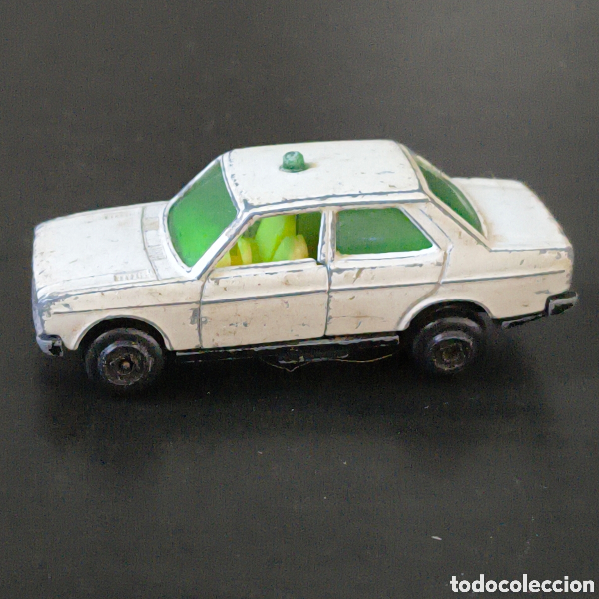 Coches a escala: coche Seat 131 guisval