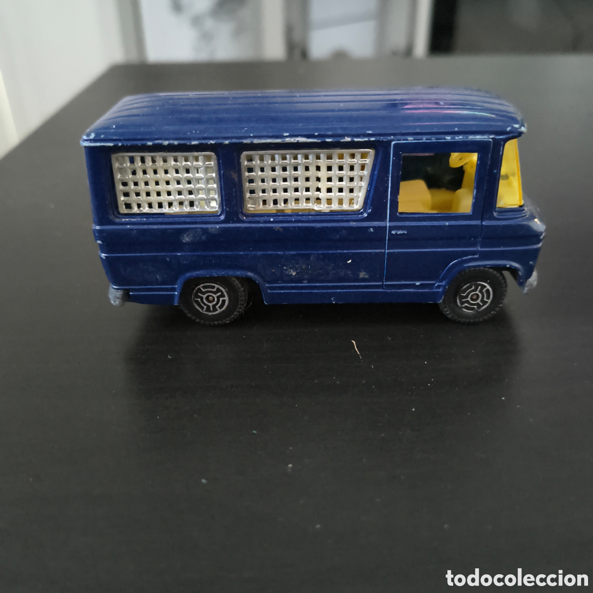 Coches a escala: MERCEDES-BENZ L406 POLICIA apx 1:36 GUISVAL