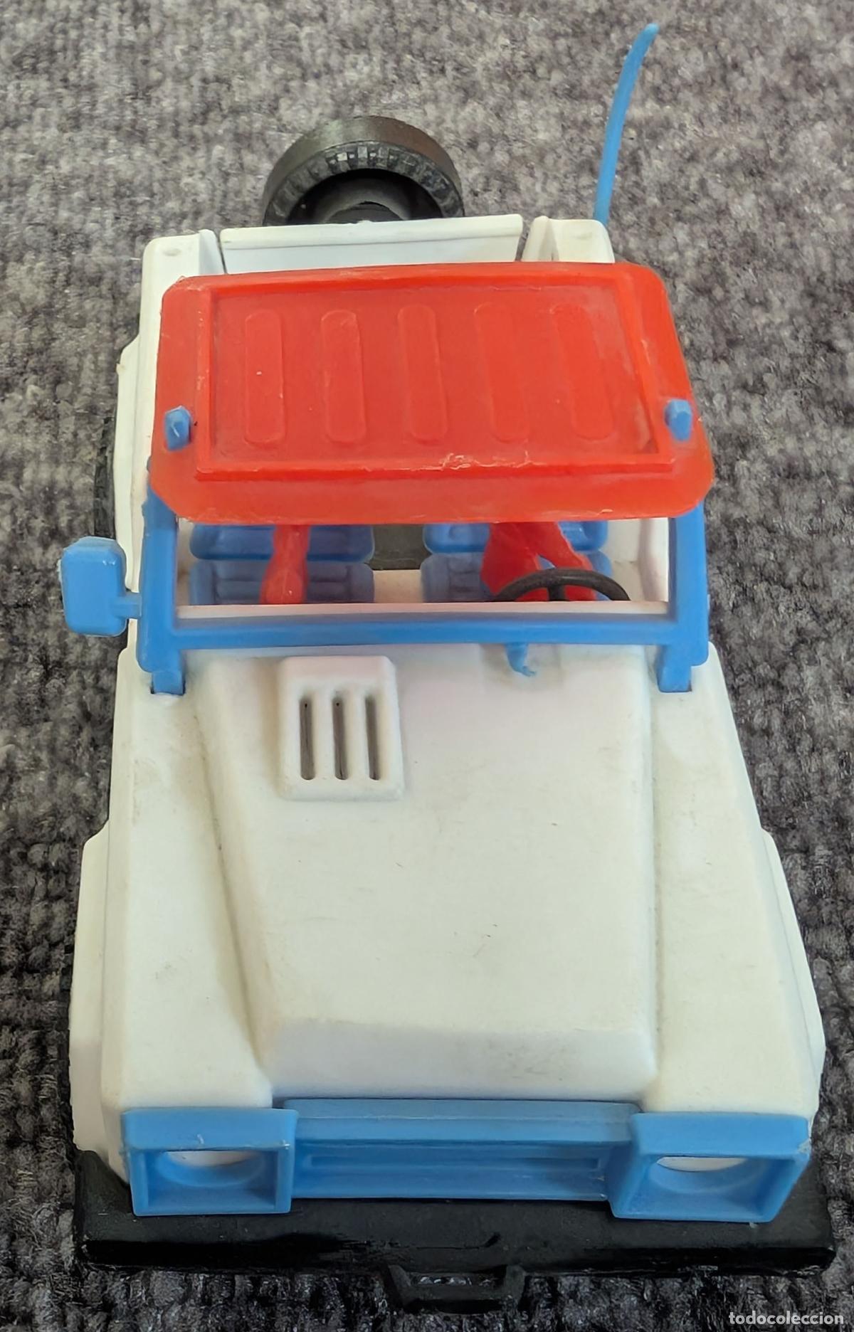 Coches a escala: Jeep de pl&aacute;stico - BULLYCAN &iexcl;A&ntilde;os 70! - Foto 4