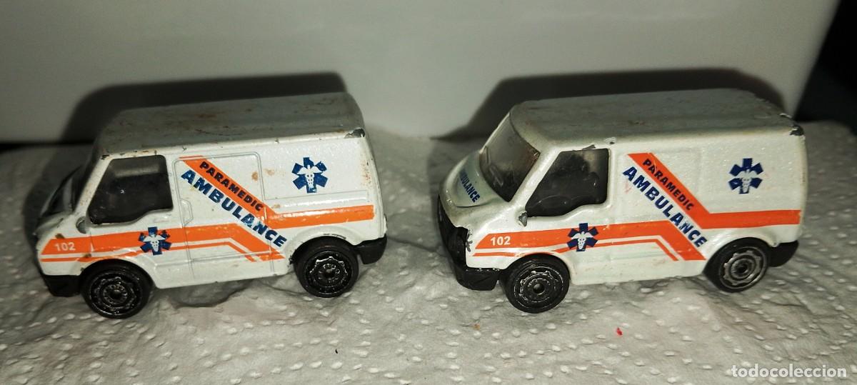 Coches a escala: Lote de 2 ambulancias