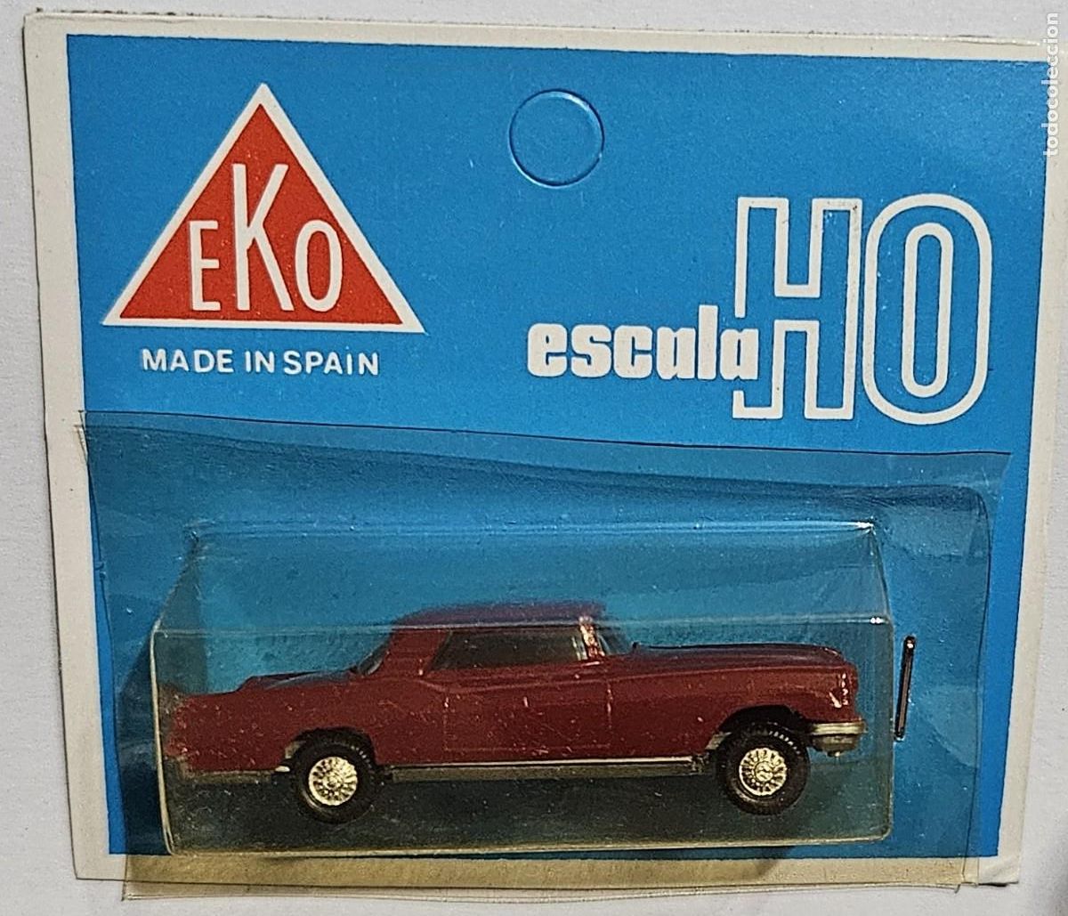 Coches a escala: EKO 2038 FORD LINCOLN CONTINENTAL ROJO H0 1:87