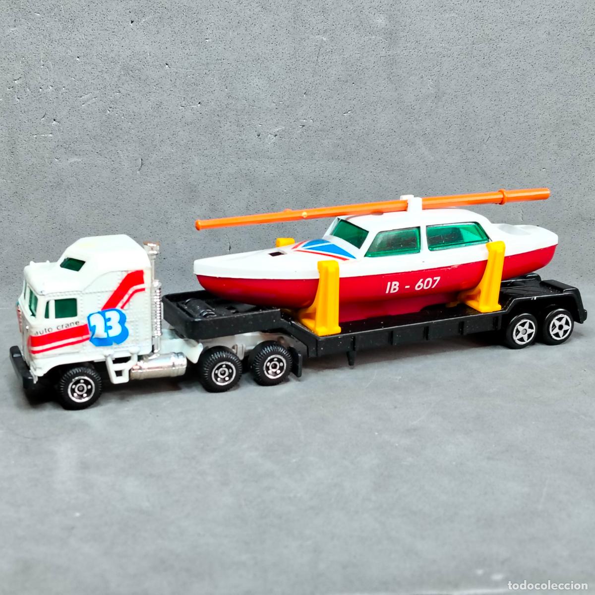 Carros em escala: Cami&oacute;n tr&aacute;iler Kenworth K100 con remolque barco/yate. Guisval. A&ntilde;os 80. Ref 07012 Transporte Regatas