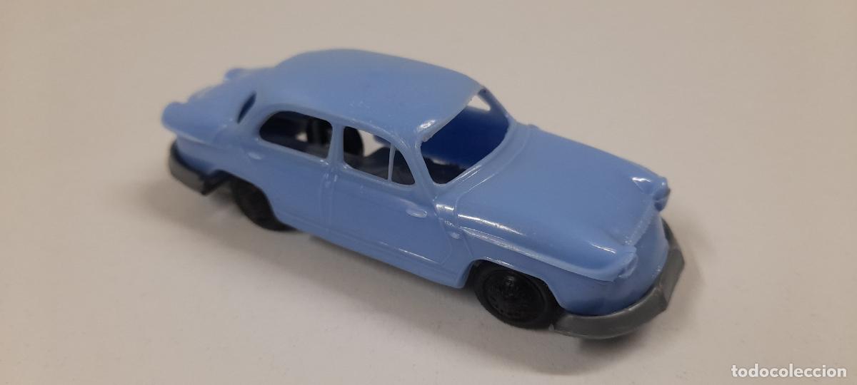 Coches a escala: ANTIGUO COCHE PANHARD PL 17 . REALIZADO EN PLASTICO RIGIDO . MEDIDA DE LARGO 11 CM