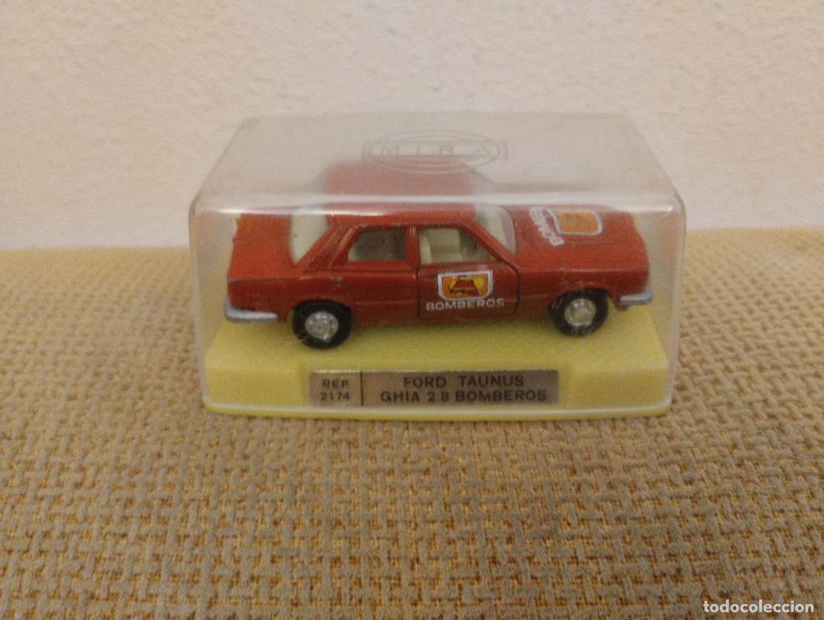 Voitures &agrave; l'&eacute;chelle: Coche miniatura Ford Taunus Ghia 2.8 Bomberos